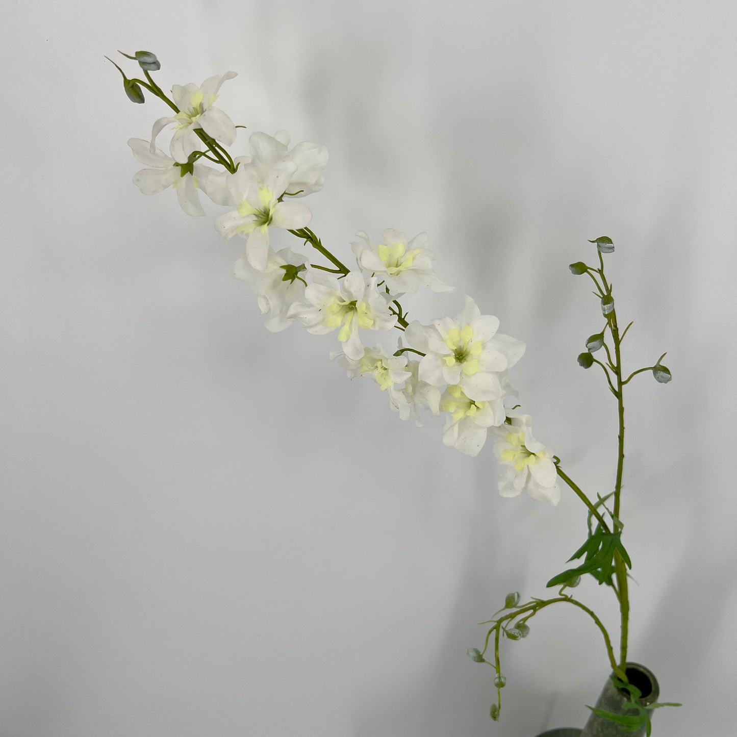 Silk-ka kunstbloem Delphinium in het crème, donker roze en blauw, 101cm