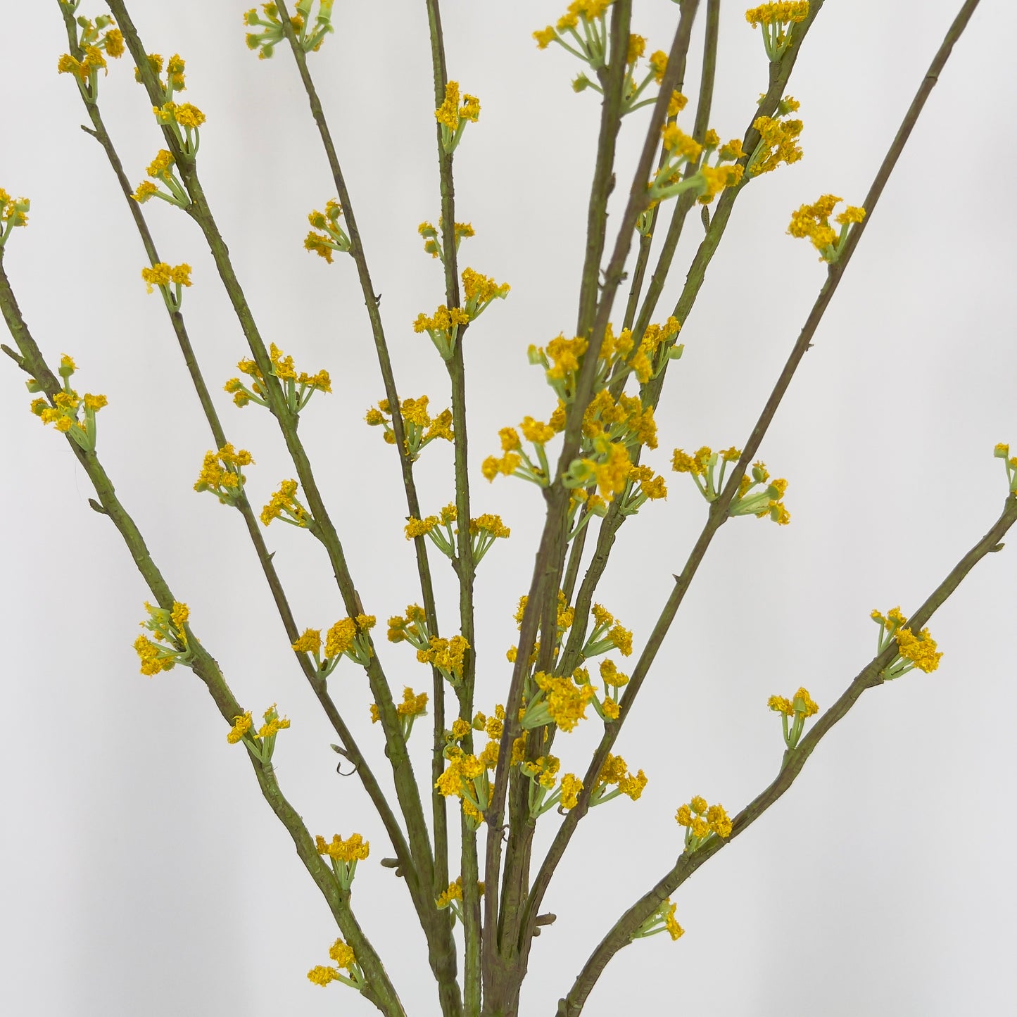Silk-ka Spirea kunsttak in geel of witte uitvoering, 121cm