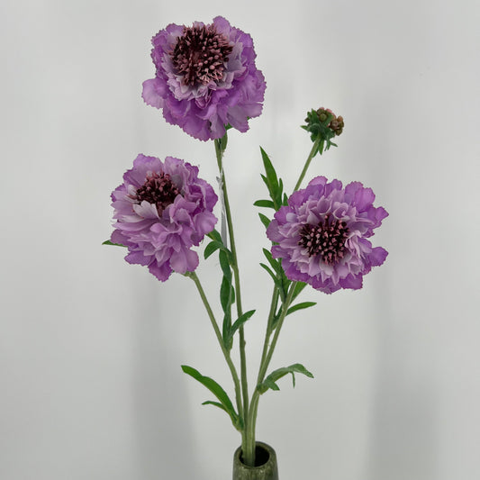 Silk-ka Scabiosa 3 bloemen en een knopje in lila of lavendel, 80cm